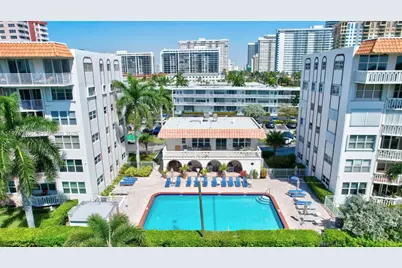 3181 S Ocean Dr #305, Hallandale Beach, FL 33009 - Photo 2