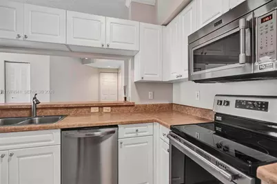 17150 N Bay Rd #2802, Sunny Isles Beach, FL 33160 - Photo 10