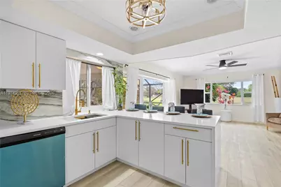 5706 Guava Dr, Tamarac, FL 33319 - Photo 10