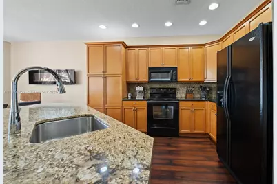 15562 SW 54th Ct, Miramar, FL 33027 - Photo 10
