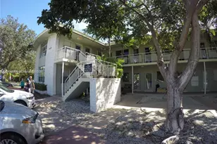 6835 Rue Versailles, Miami Beach, FL 33141 - Photo 16