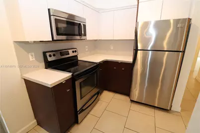 6835 Rue Versailles #205, Miami Beach, FL 33141 - Photo 4