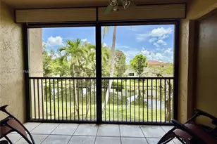 318 Lakeview Dr, Weston, FL 33326 - Photo 14