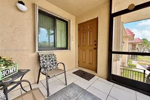 318 Lakeview Dr, Weston, FL 33326 - Photo 24