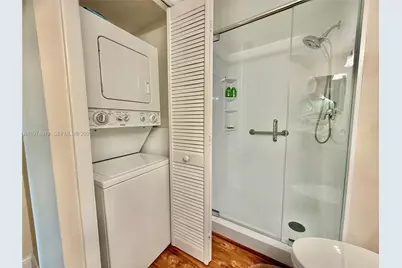 318 Lakeview Dr #203, Weston, FL 33326 - Photo 10