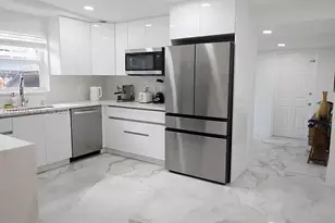 1649 NE 8th Ave, Fort Lauderdale, FL 33305 - Photo 2