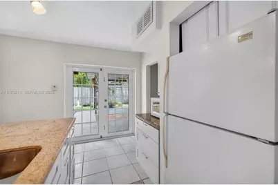2543 Liberty St, Hollywood, FL 33020 - Photo 8