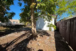 1762 NW 63rd St, Miami, FL 33147 - Photo 4