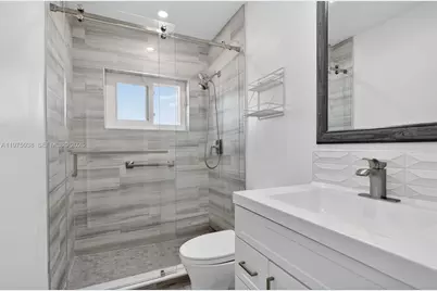 7613 NW 67th Ave, Tamarac, FL 33321 - Photo 24