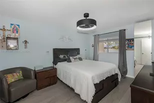 13705 SW 12th St, Pembroke Pines, FL 33027 - Photo 2