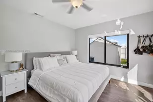 529 NE 109th St, Miami, FL 33161 - Photo 16