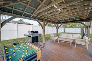 529 NE 109th St, Miami, FL 33161 - Photo 22