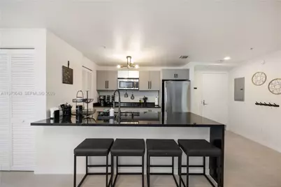 300 S Biscayne Blvd #T-1502, Miami, FL 33131 - Photo 2