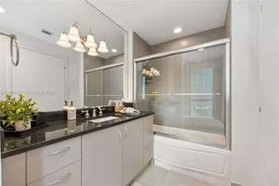 300 S Biscayne Blvd #T-1502, Miami, FL 33131 - Photo 20