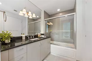 300 S Biscayne Blvd, Miami, FL 33131 - Photo 20