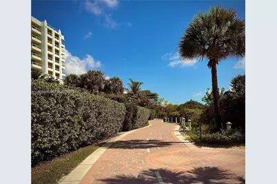 75 Washington Ave #18, Miami Beach, FL 33139 - Photo 8