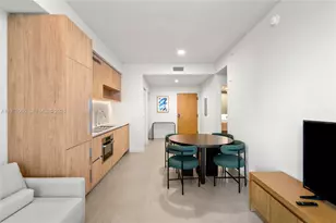 11 NE 6th St, Miami, FL 33132 - Photo 2