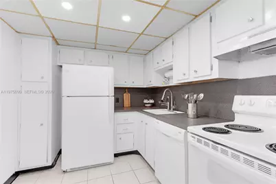 3625 N Country Club Dr #1401, Aventura, FL 33180 - Photo 36