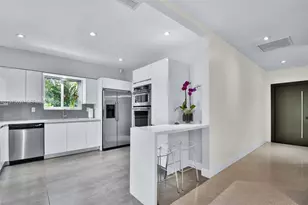 10610 NE 11th Ct, Miami Shores, FL 33138 - Photo 8