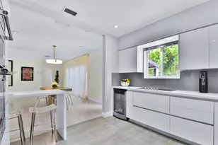 10610 NE 11th Ct, Miami Shores, FL 33138 - Photo 12