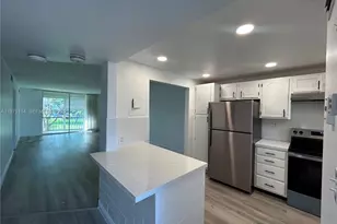 8962 S Hollybrook Blvd, Pembroke Pines, FL 33025 - Photo 1