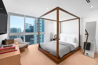 90 SW 3rd St #PH-14, Miami, FL 33130 - Photo 8