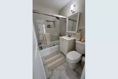 6324 E 6th Ave, Hialeah, FL 33013 - Photo 12