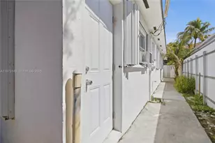 2761 SW 33rd Ct, Miami, FL 33133 - Photo 6