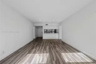 8120 Geneva Ct, Doral, FL 33166 - Photo 4