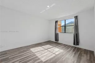 8120 Geneva Ct, Doral, FL 33166 - Photo 12