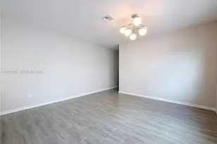 410 NW 41st St, Oakland Park, FL 33309 - Photo 6