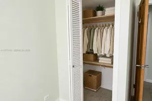 1408 Brickell Bay Dr, Miami, FL 33131 - Photo 18