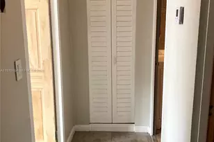 1408 Brickell Bay Dr, Miami, FL 33131 - Photo 12