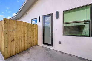 406 NW 41st St, Oakland Park, FL 33309 - Photo 4