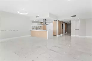 17301 Biscayne Blvd, North Miami Beach, FL 33160 - Photo 12