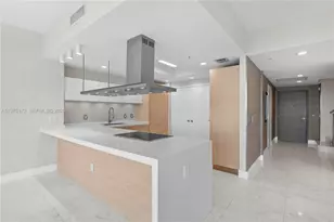 17301 Biscayne Blvd, North Miami Beach, FL 33160 - Photo 8