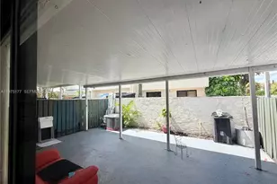 8556 NW 8th St, Miami, FL 33126 - Photo 10