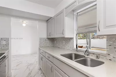 7906 NW 74th Ave, Tamarac, FL 33321 - Photo 6