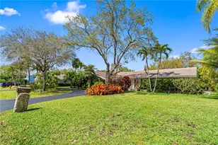 7521 SW 175th St, Palmetto Bay, FL 33157 - Photo 1