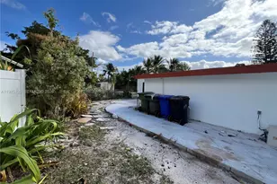 1763 Lauderdale Manor Dr, Fort Lauderdale, FL 33311 - Photo 20