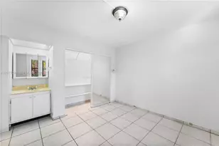 6436 E Miami Lakes Dr E, Miami Lakes, FL 33014 - Photo 12