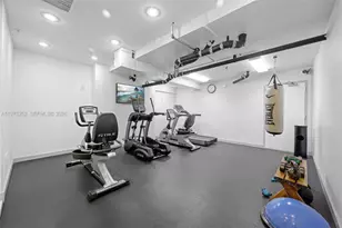 4101 Pine Tree Dr, Miami Beach, FL 33140 - Photo 22