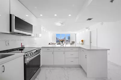4101 Pine Tree Dr #919, Miami Beach, FL 33140 - Photo 8