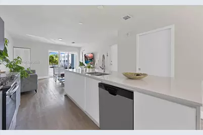 2535 NE 193rd St #3209, Miami, FL 33180 - Photo 4