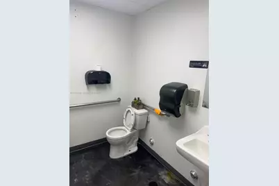 Confidential NW 67th Ave, Hialeah, FL 33015 - Photo 10