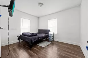 919 NW 66th St, Miami, FL 33150 - Photo 12