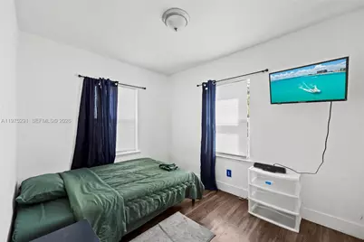 919 NW 66th St, Miami, FL 33150 - Photo 16