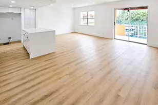 17911 NW 68th Ave, Hialeah, FL 33015 - Photo 4