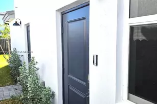 14894 SW 163rd St, Miami, FL 33187 - Photo 2