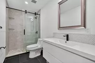 877 NE 195th St, Miami, FL 33179 - Photo 16